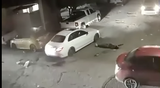 Difunden video de cámara de seguridad del homicidio de Marco Chaidez en fraccionamiento Las Torres